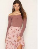 Striped knitted dress chest